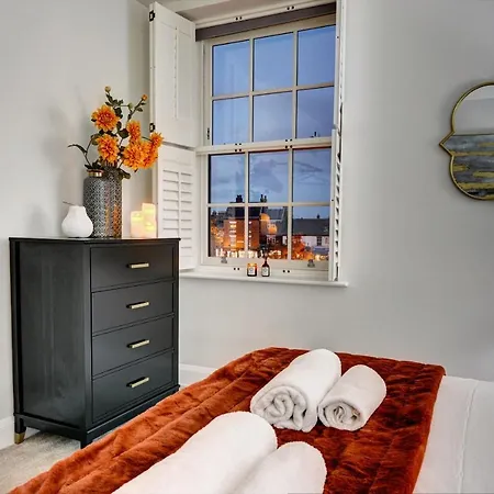 Daire The Penthouse - Allocated Parking With Views *