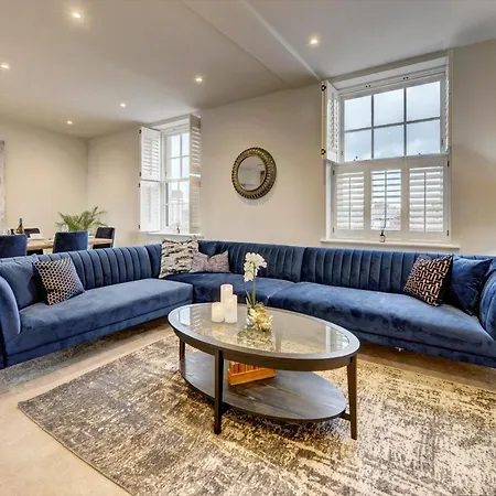 The Penthouse - Allocated Parking With Views Apartamento *